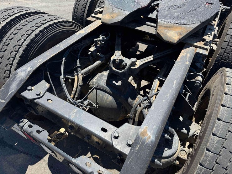 2021-kenworth-t880-image-15