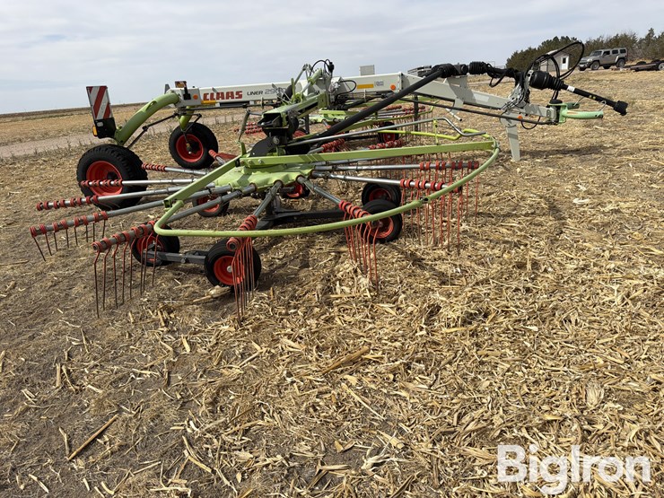 2015-claas-liner-2900-image-4