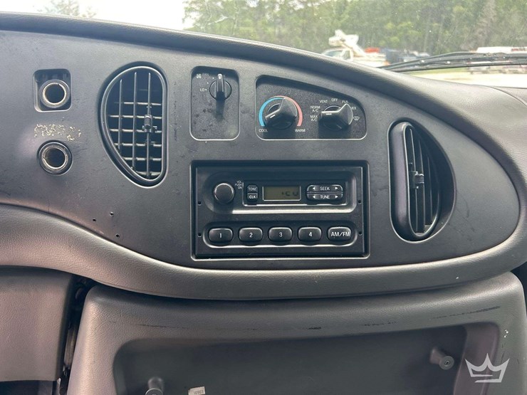 2007-ford-cargo-image-18