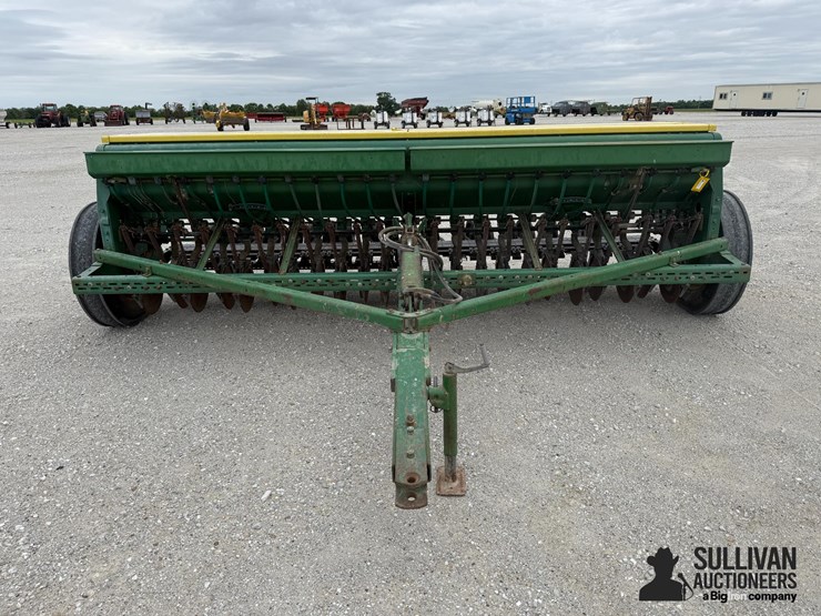 john-deere-8300-image-2
