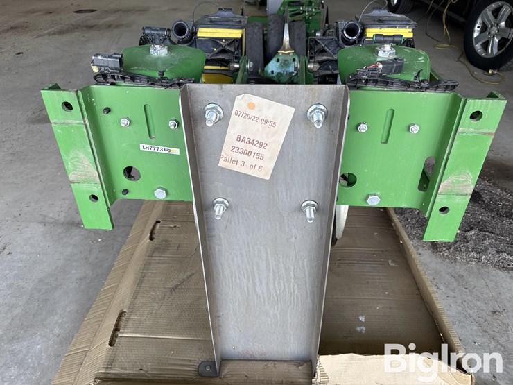 john-deere-planter-row-unit-image-2