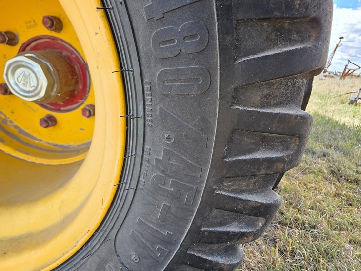 new-holland-br780-image-20