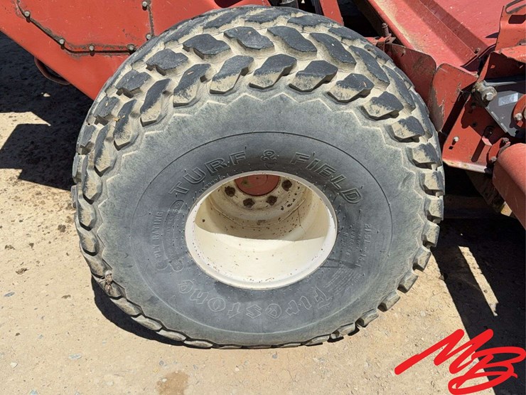 hesston-8400-image-16