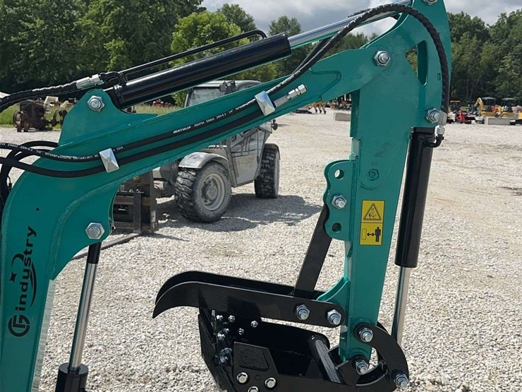 cfg-industrial-h16r-mini-excavator-image-12