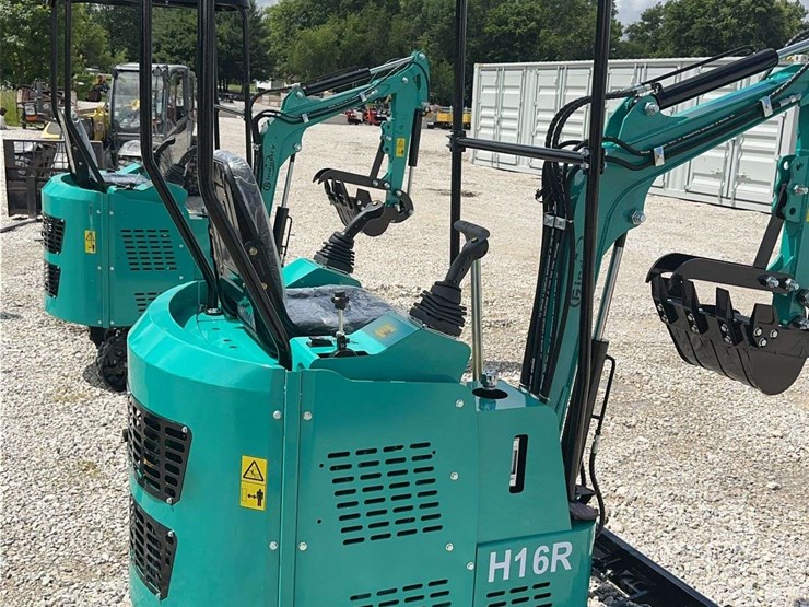 cfg-industrial-h16r-mini-excavator-image-10