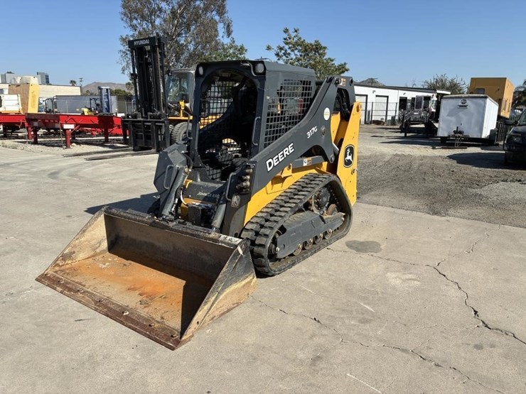 2023-deere-317g-image-1