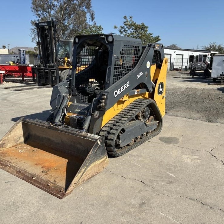 2023 DEERE 317G