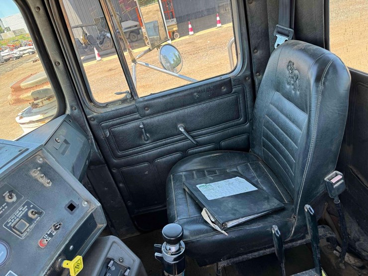 1992-mack-rd690sx-image-30