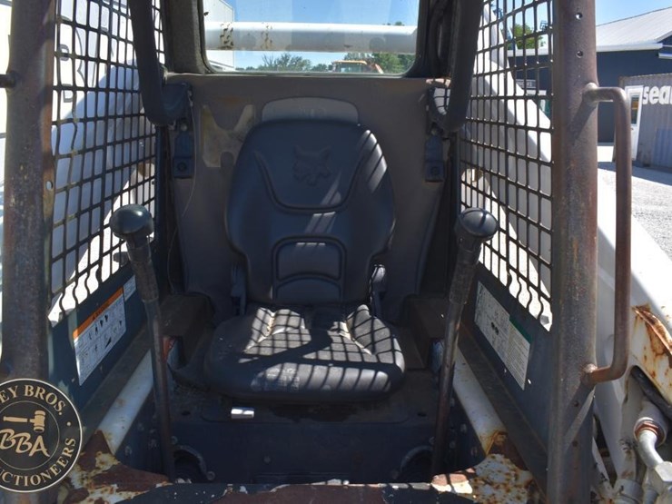 2007-bobcat-s250-image-36