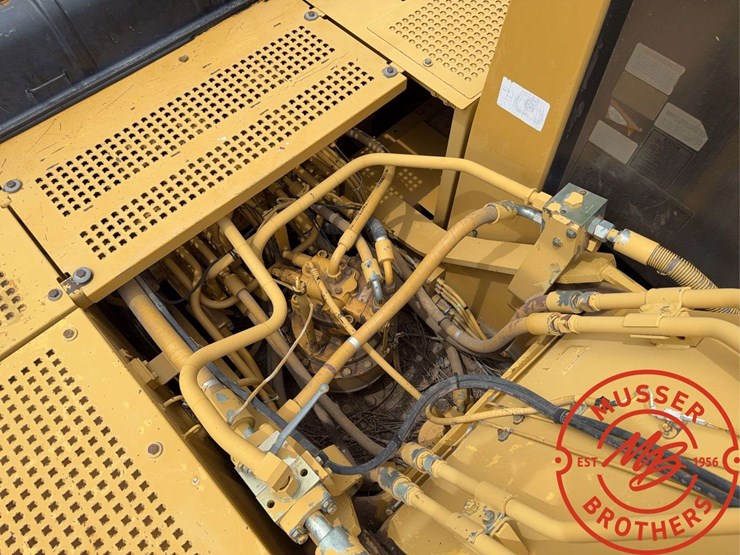 caterpillar-325b-image-29