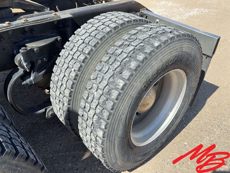2005-kenworth-w900-image-37