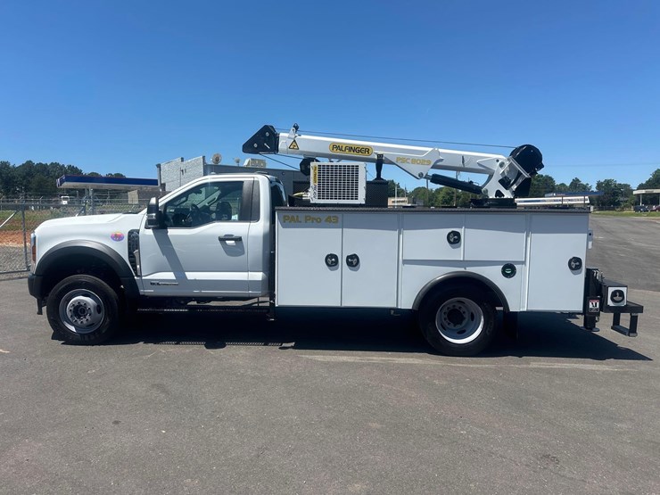 2026-ford-f550-xl-image-7