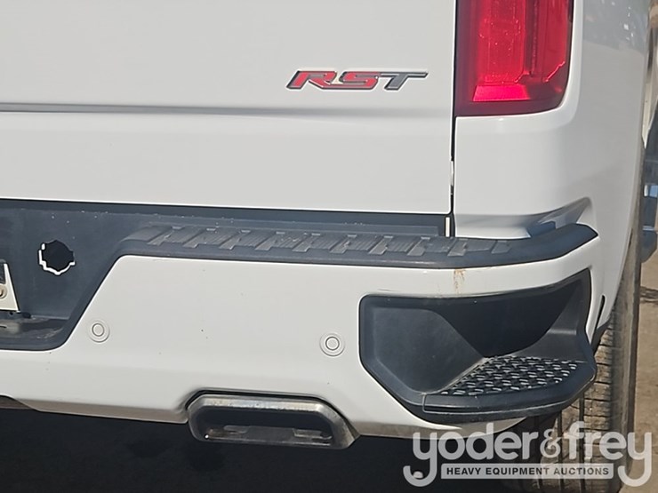 2022-chevrolet-1500-image-23