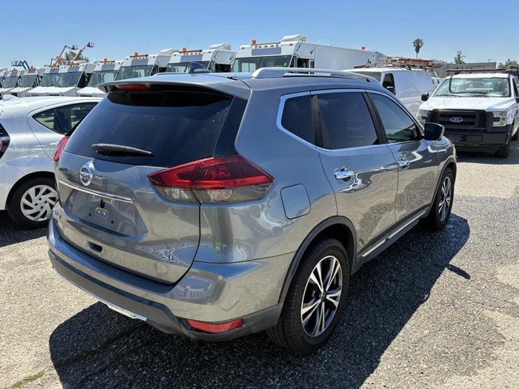 2018-nissan-rogue-image-3