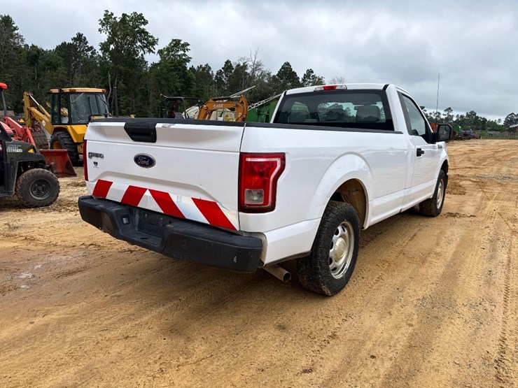 2017-ford-f150-xl-image-4
