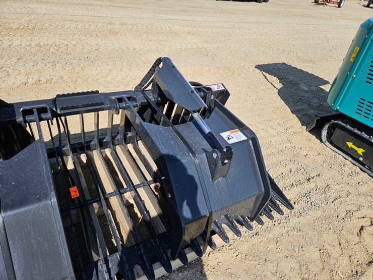 #5023-•-stout-hd82-3-grapple-bucket-image-9