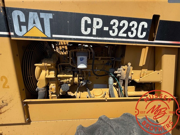 caterpillar-cp-323c-image-11