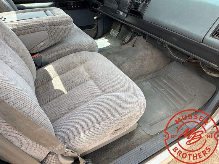 1989-chevrolet-2500-image-16