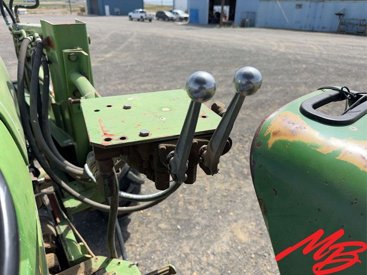 1984-john-deere-2750-image-32