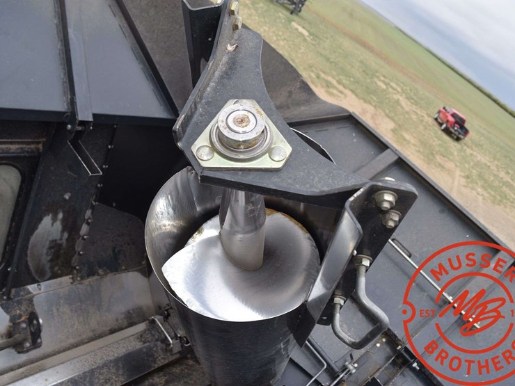 2005-case-ih-8010-image-56