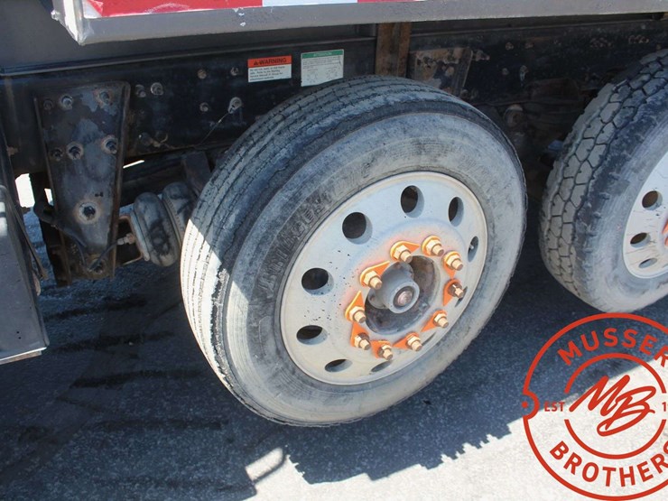 2006-sterling-l9500-image-32