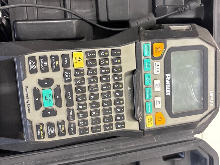 #4019-•-panduit-mp300-label-maker-with-case-image-1