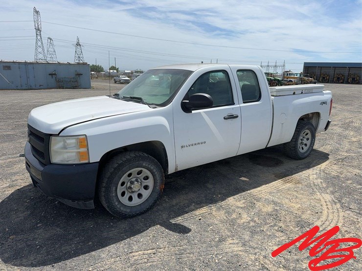 2010-chevrolet-silverado-1500-image-1