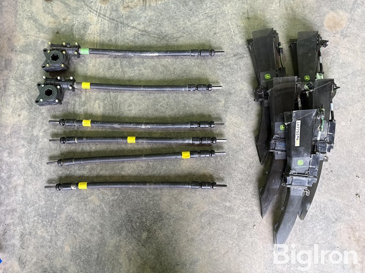 john-deere-planter-seed-tube/seed-sensors/drive-cable/gear-assembly-image-4