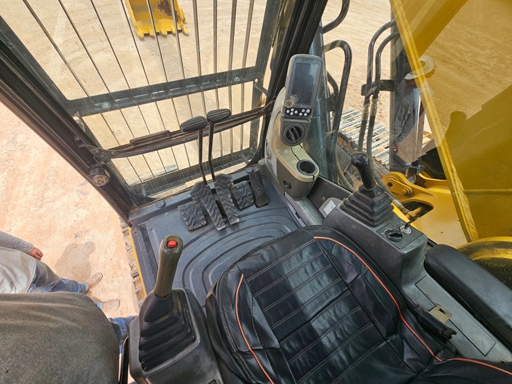 2021-caterpillar-336d2-image-8
