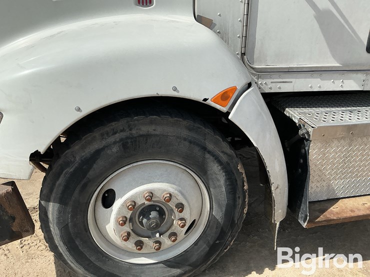 2010-kenworth-t370-image-18