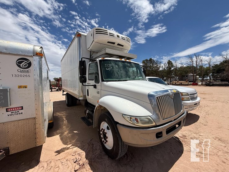2007-international-durastar-4300-image-2