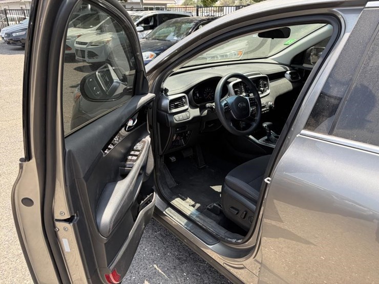 2019-kia-sorento-image-16