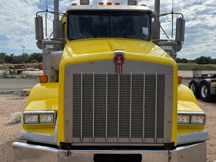 2016-kenworth-t800-image-2