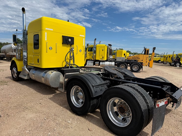 2016-kenworth-t800-image-7