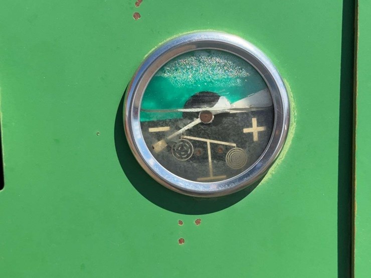 john-deere-566-image-14
