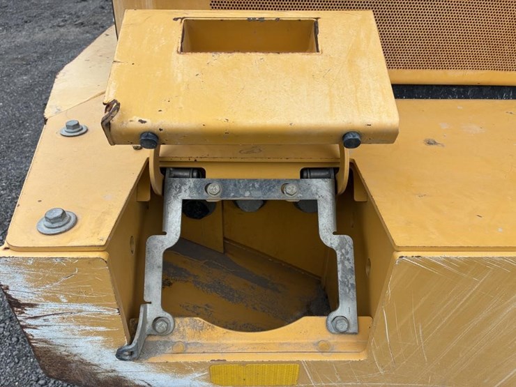 2020-deere-624l-image-14