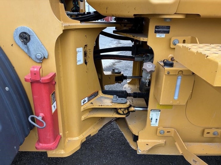 2020-deere-624l-image-12