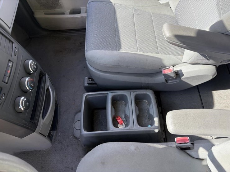 2009-dodge-grand-caravan-se-image-19