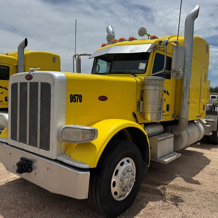 2014 PETERBILT 389