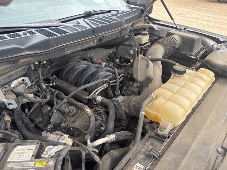 2021-ford-f150-image-28
