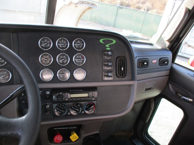 2013-peterbilt-367-image-10