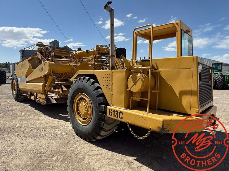 1992-caterpillar-613c-image-2