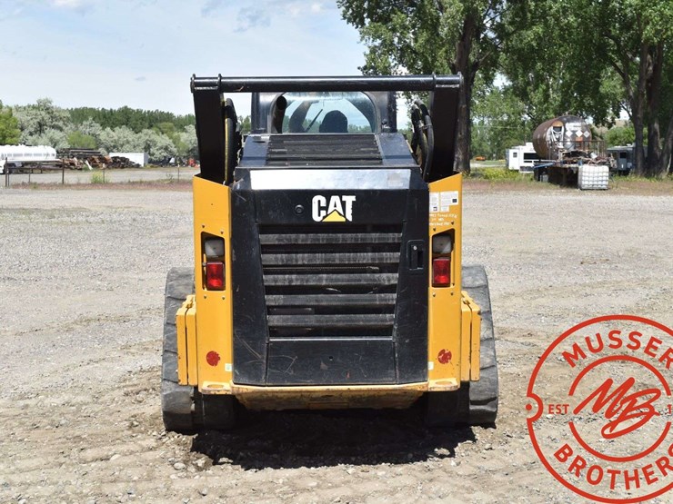 2016-caterpillar-d2-image-9