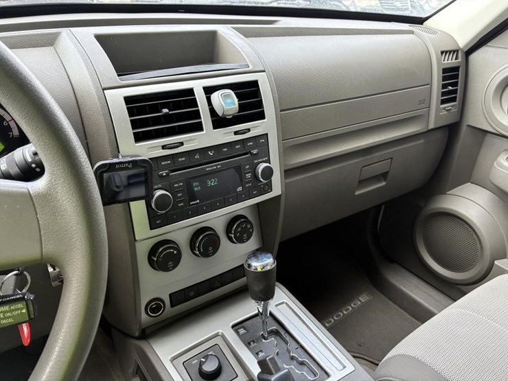 2008-dodge-nitro-image-18