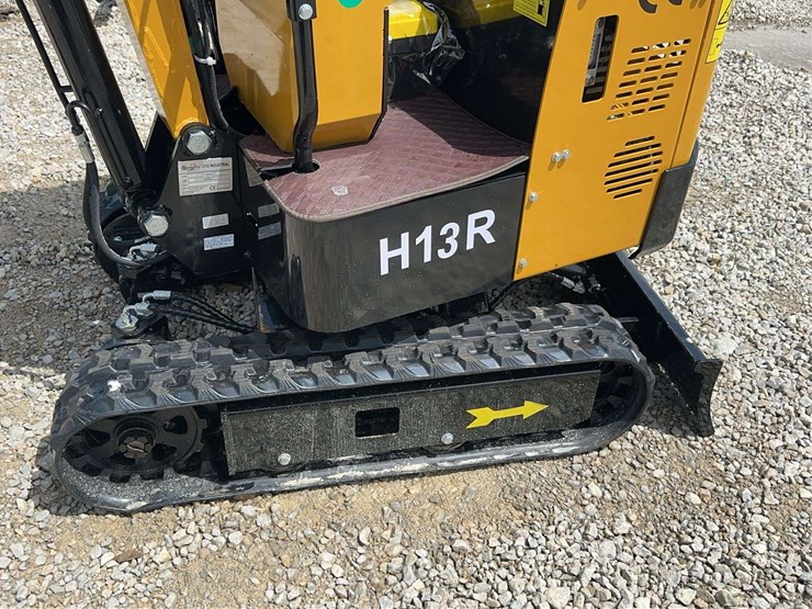 cfg-industrial-h13r-mini-excavator-image-7