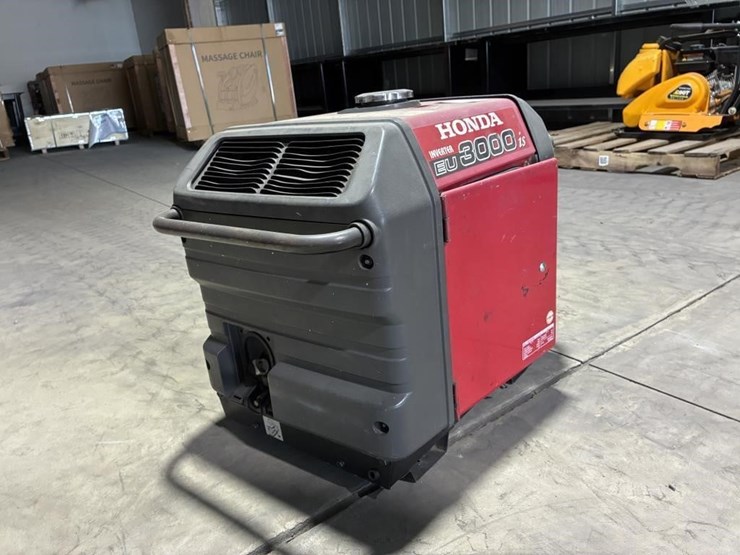 honda-eu3000is-image-2