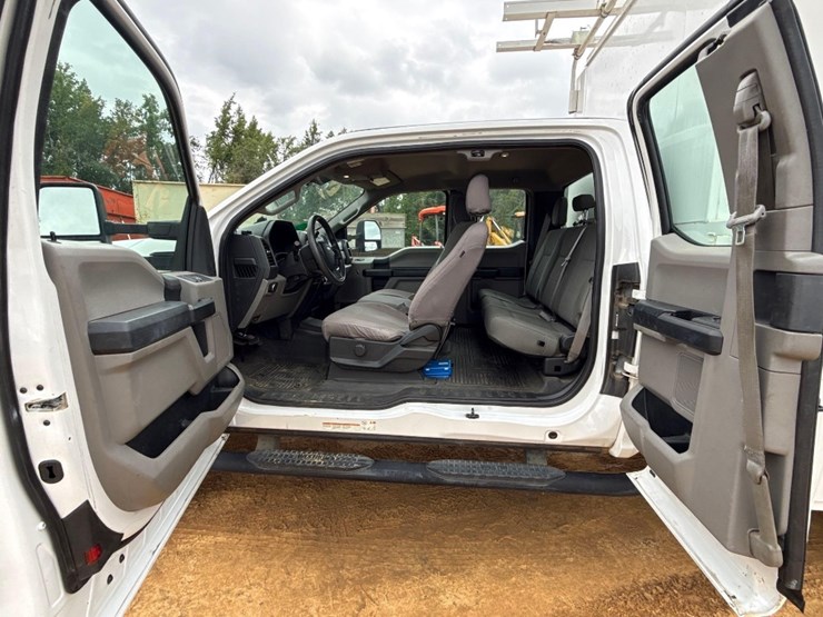 2019-ford-f550-image-15