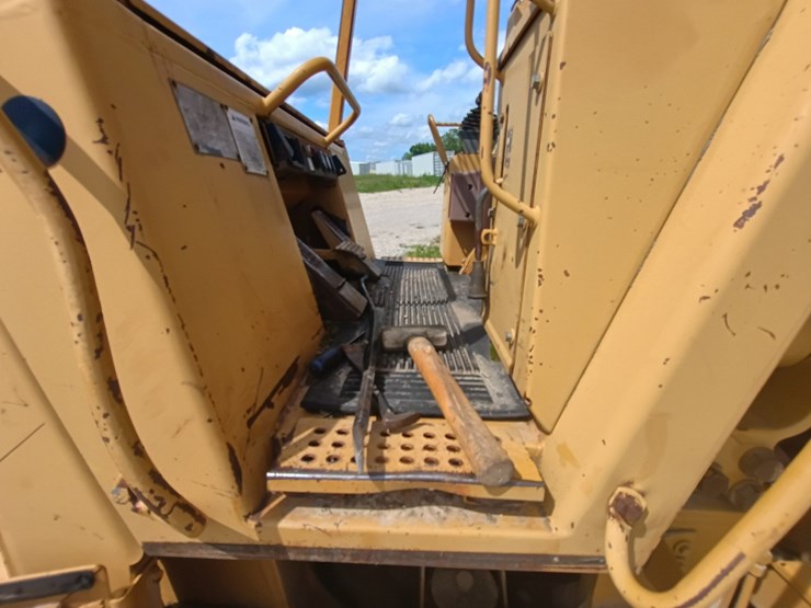 caterpillar-963b-image-38