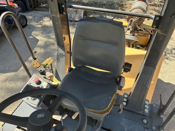 2009-caterpillar-cb-434d-image-13