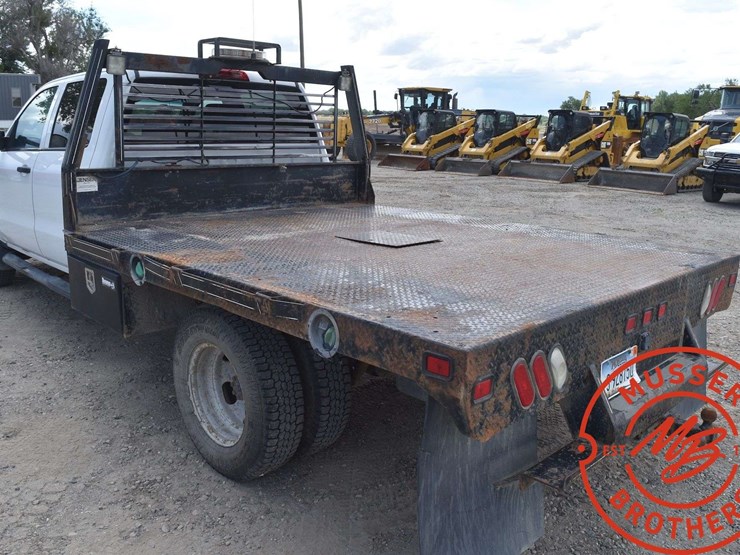 2015-chevrolet-3500-image-27